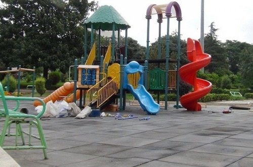 زمین‌های بازی و وسایل کودکان در پارکهای سطح شهر گرگان استاندارد و ایمن‌سازی می شود.