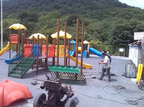 زمین‌های بازی و وسایل کودکان در پارکهای سطح شهر گرگان استاندارد و ایمن‌سازی می شود.